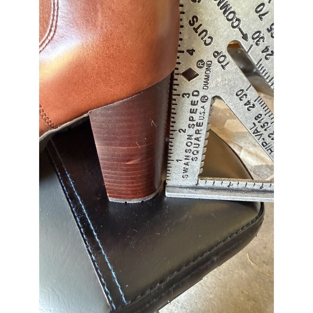 Clarks Elipsa Dee Chelsea Boots Womens 9.5M Brown Leather Heeled Bootie - Picture 4 of 9